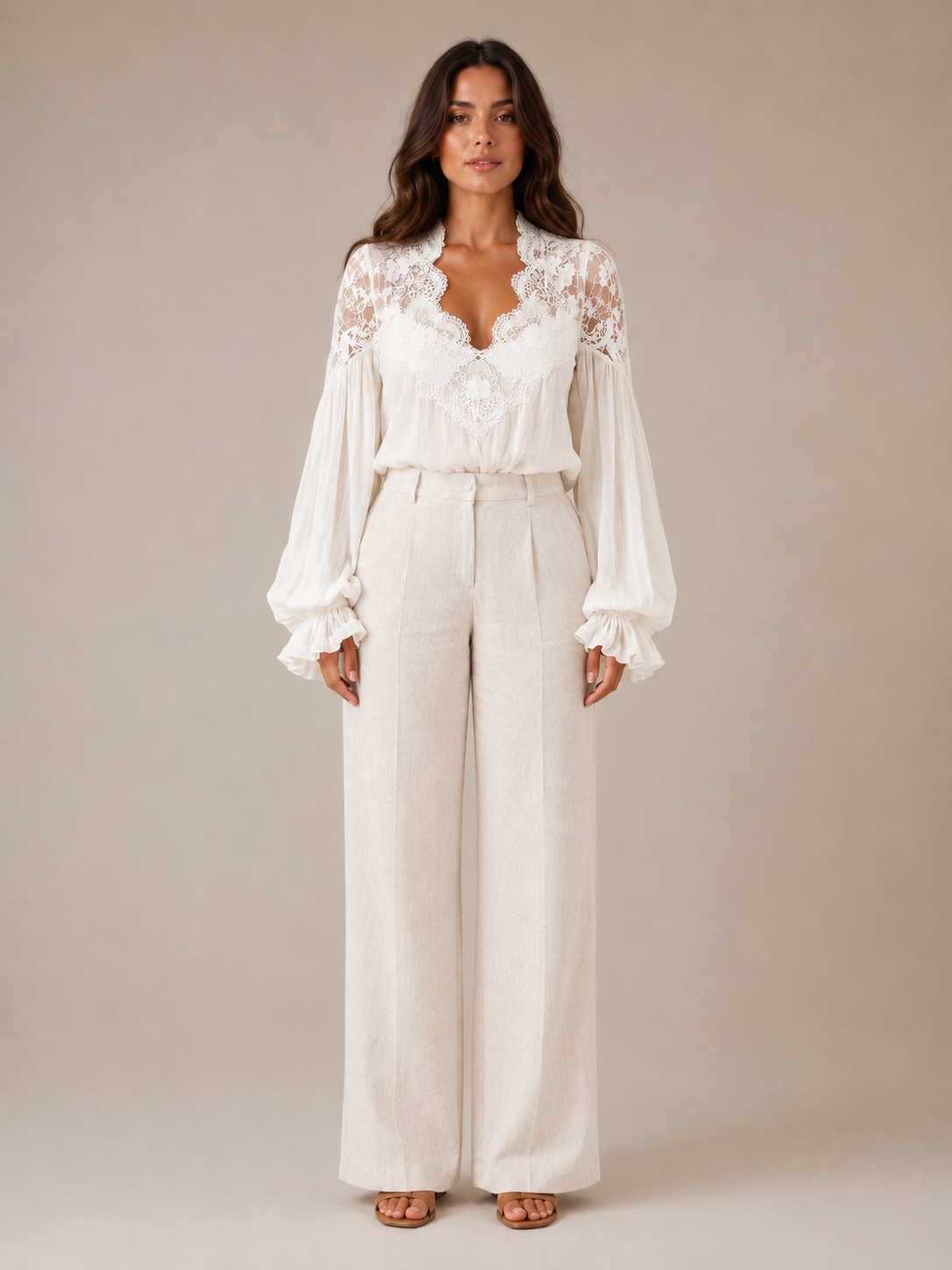 Sélénora - Kanten blouse met V-hals en pofmouwen