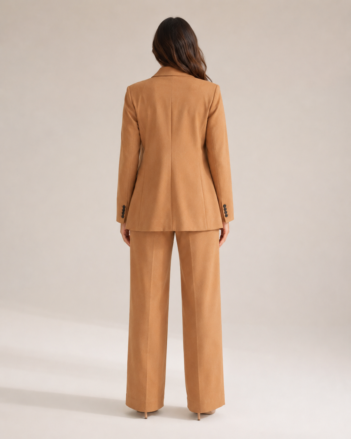 Nadine - Damespak met getailleerde blazer en rechte broek
