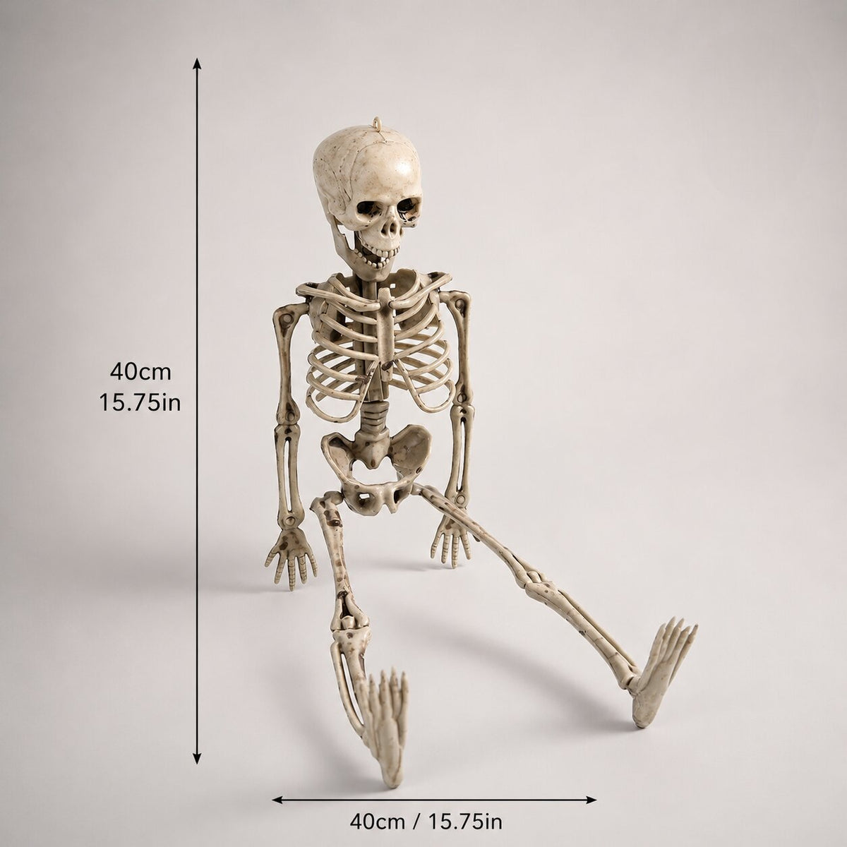 Posierbares Skelett für Halloween