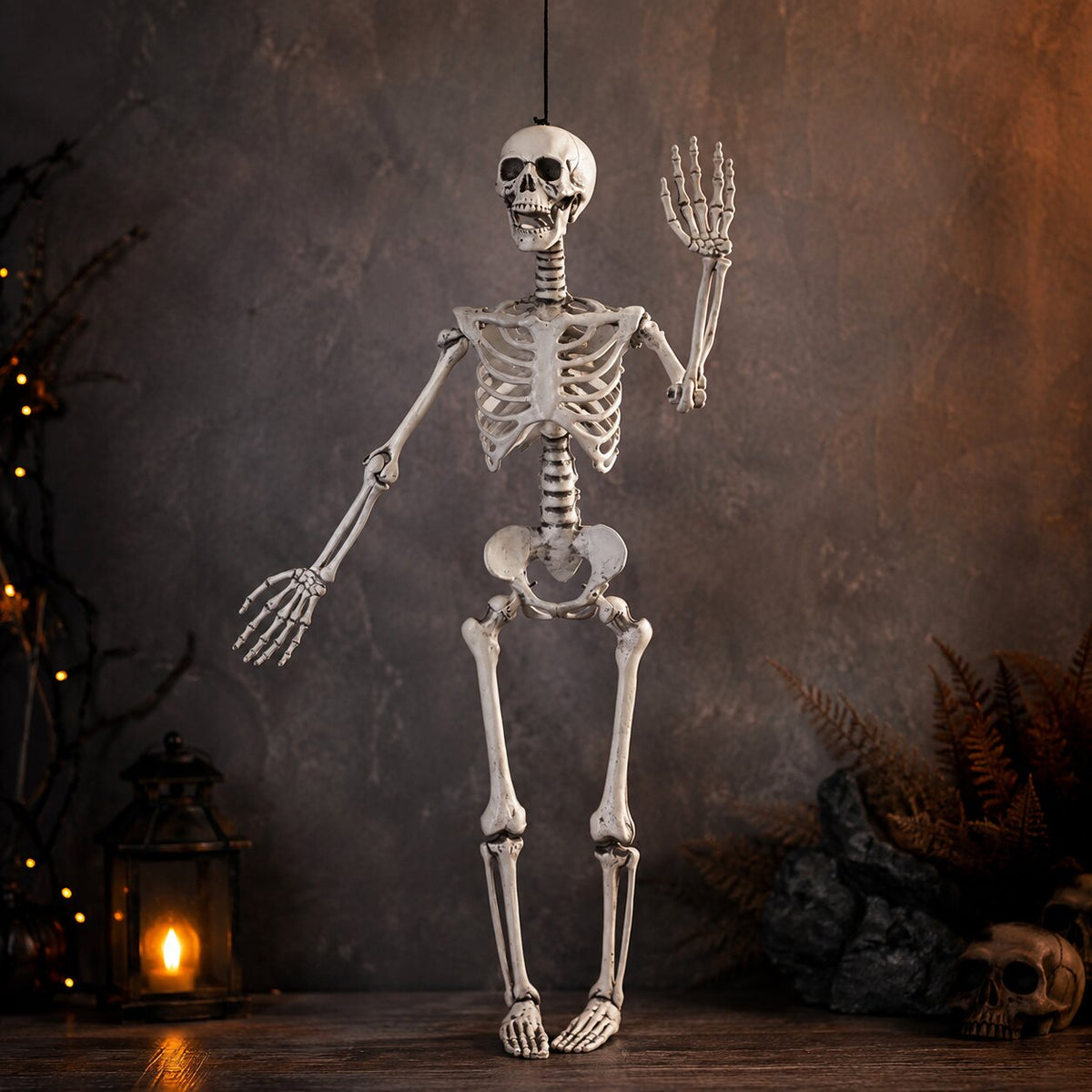 Posierbares Skelett für Halloween